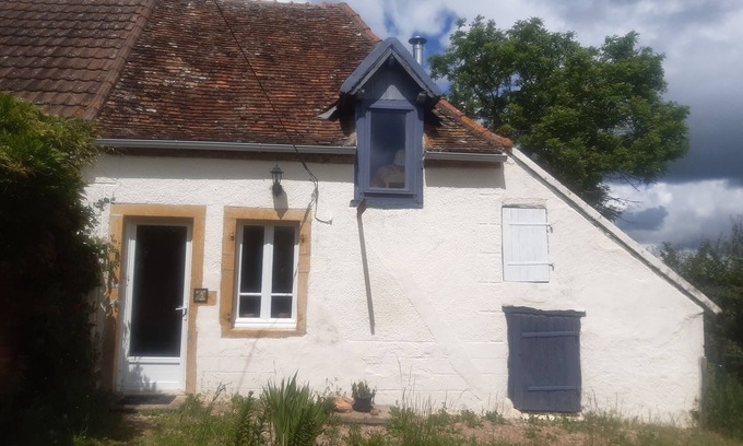 Le Pin Cottage | Cosy Country Cottage nclose to Le Pal theme park.