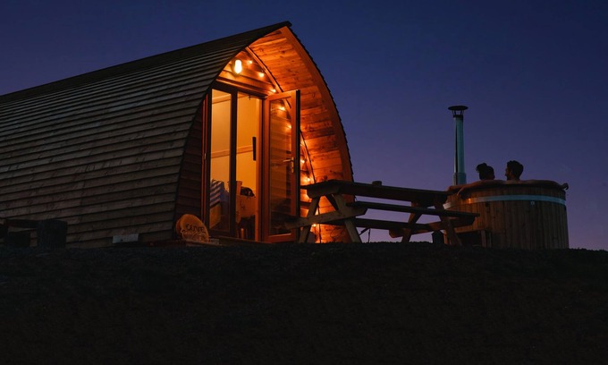 Cockburnspath Cabin | Cosy Coastal Cabin with Wood Fired Hot Tub