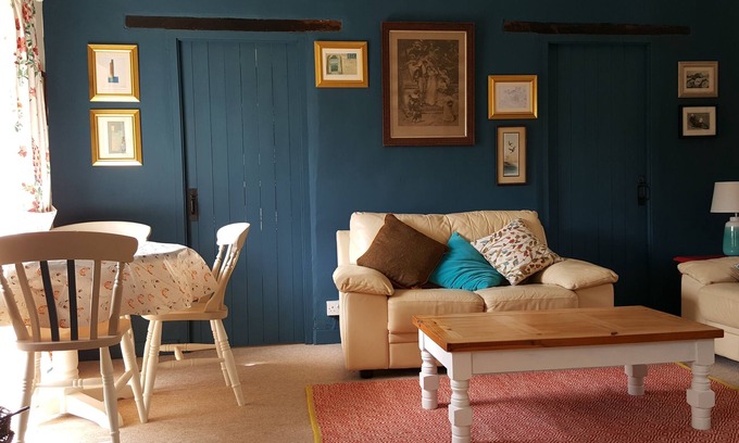 Elworthy Cottage | Cosy Cottage in beautiful countryside
