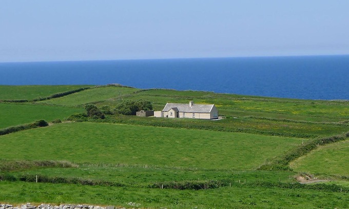 Doonbeg Cottage | Cosy cottage with ocean view