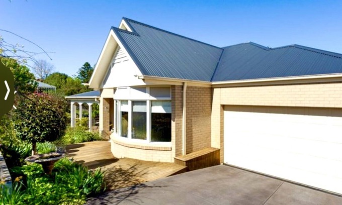 Neerim South Cottage | Cosy Country Cottage