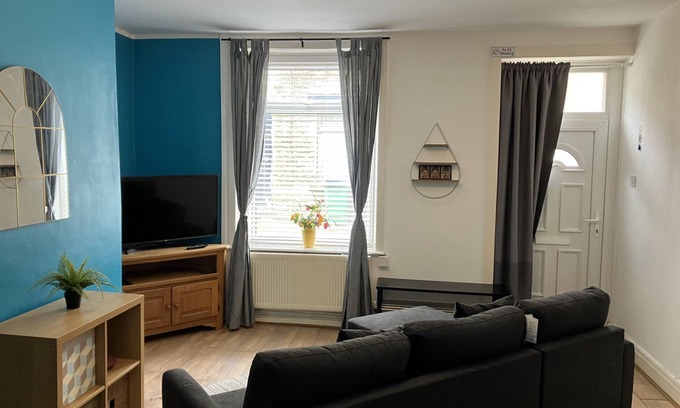 Littleborough Ski Chalet | Cosy Escape: 2Bed Home in Littleborough