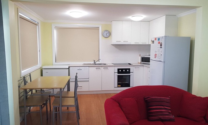 Jindabyne Apartment | Cosy, fully self-contained lakefront 2 bedroom apartment