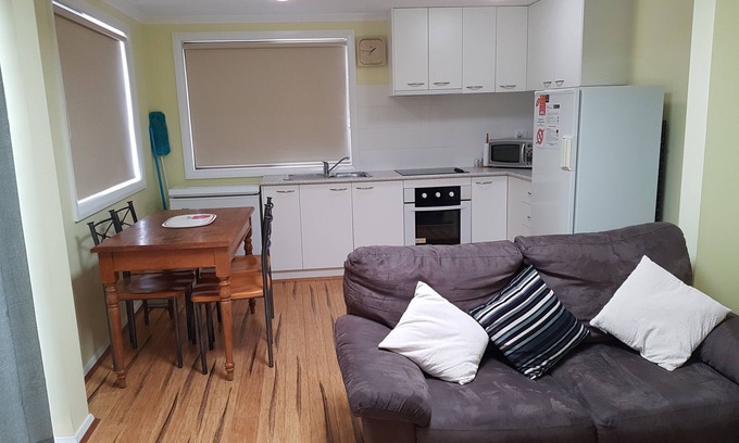 Jindabyne Apartment | Cosy, fully self-contained lakefront 2 bedroom apartment