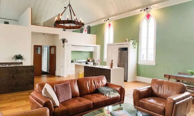 Reefton House | Cosy Historical Chuch in Quaint Mountain Village.n