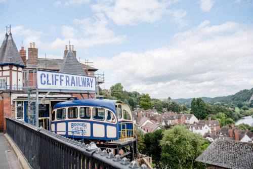 Newport House | Cosy House in Lovely Market Town