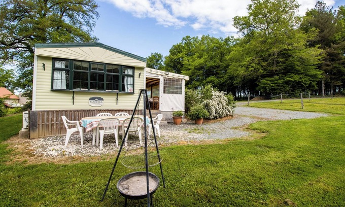 Chalais RV Rental | Cosy Mobile Home in a Quiet Setting with Terrace and Shared Pool
