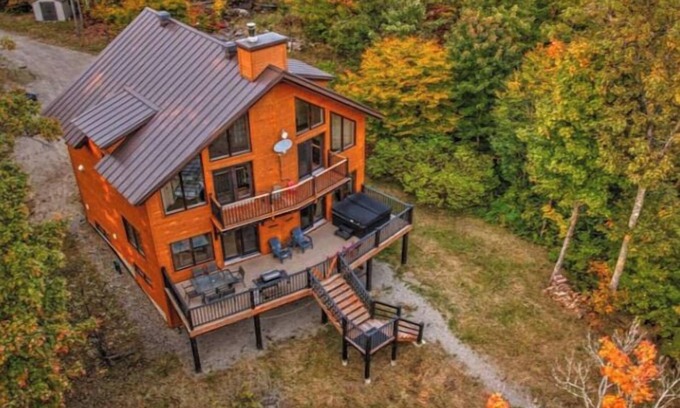 Sainte-Beatrix House | Cosy private chalet