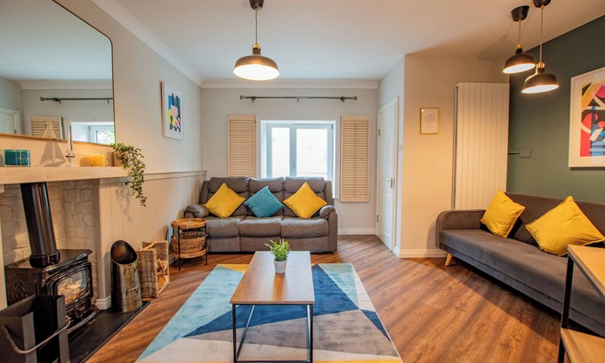 Claddagh House | Cosy Retreat in Galway City Centre
