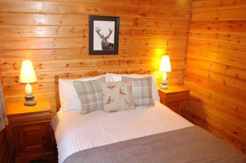 Killin Cabin | Cosy Rowan woodland lodge no3