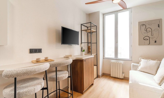 Plaisance Apartment | Cosy Studio near Gare Montparnasse