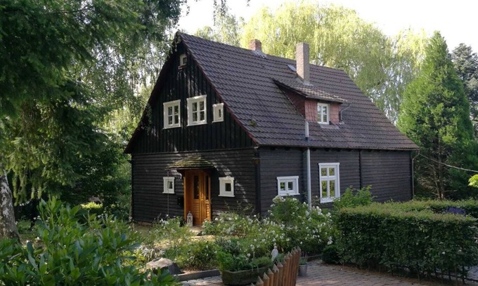 Uslar House | Cosy wooden house in the English style