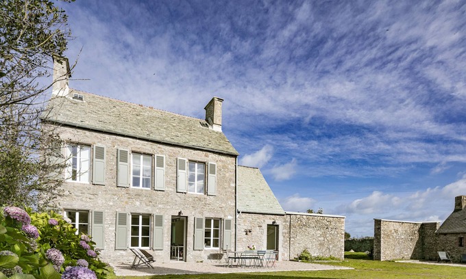 Saint-Germain-des-Vaux Cottage | Cotentin charming house sea view Saint Germain des Vaux