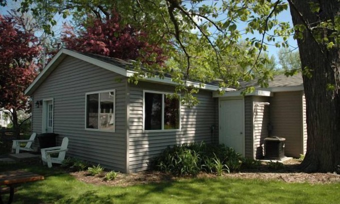 Fox Lake House | Cottage 1 on Beautiful Fox Lake!