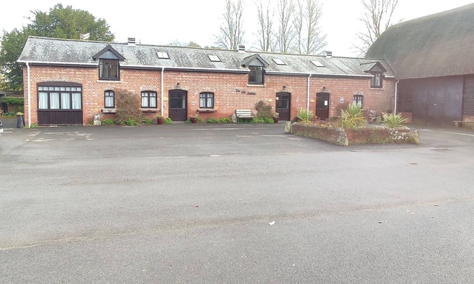 Britford Cottage | Cottage 1 - Three Bedroom Cottage