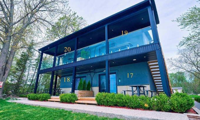 Wainfleet Cottage | Cottage 19: Upper-Level Beachfront Unit in 4-Plex