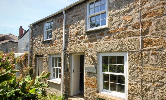 Newlyn Cottage | Cottage ∙ 2 bedrooms ∙ 4 guests