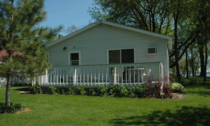 Fox Lake House | Cottage 3 on Beautiful Fox Lake!