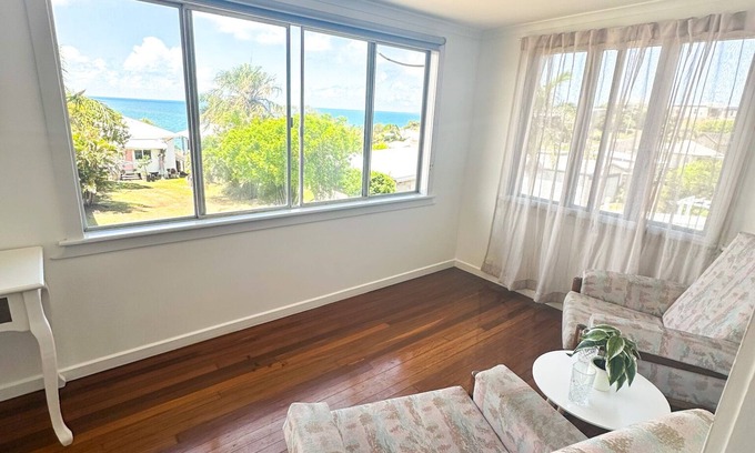 Cooee Bay Cottage | Cottage @ 33