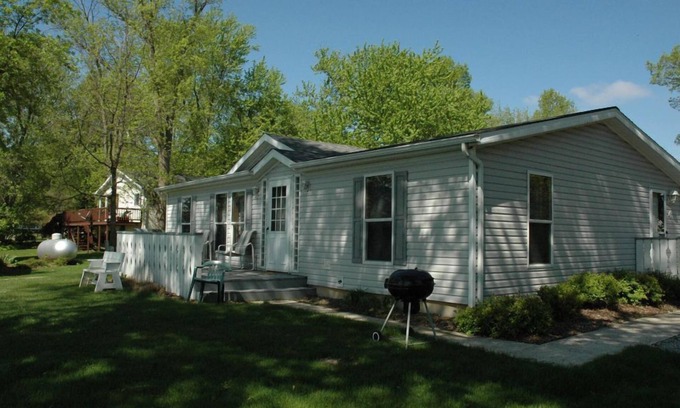 Fox Lake House | Cottage 4 on Beautiful Fox Lake!