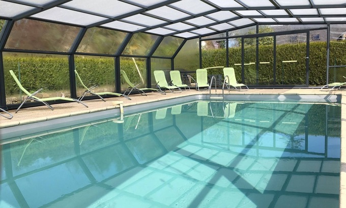 Ploerdut Cottage | cottage 5 people heated and covered swimming pool