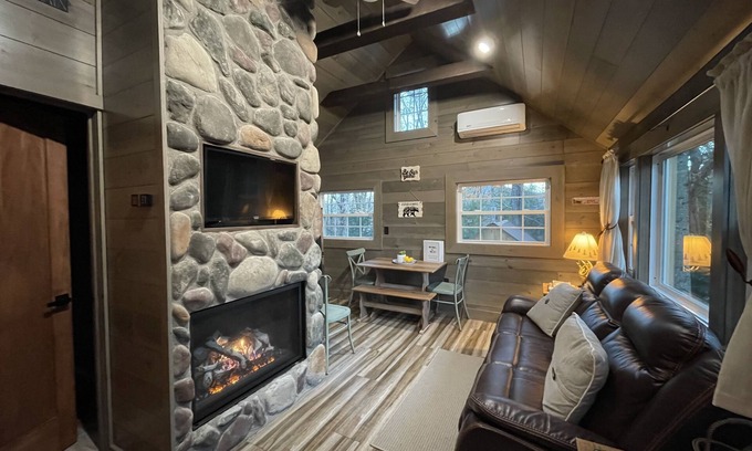 Old Forge Cottage | Cottage “7th Lake" Two Bedroom Cottage at The Lakes