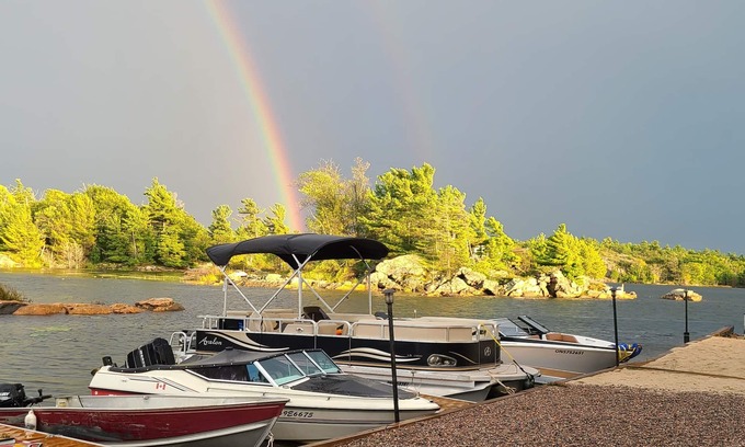 Carling Cabin | Cottage #8 - 2 Bedroom - Katawoda Cottages