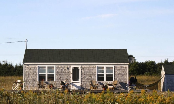 Saint Peters Bay Cottage | Cottage at entrance to Greenwich national park