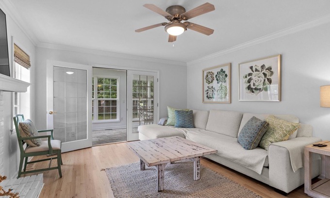 Pine Knoll Shores House | Cottage at Pine Knoll Shores (Pet Friendly)