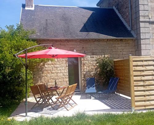Begard House | Cottage cosy 3 étoiles à 25 mn de la côte de granit rose