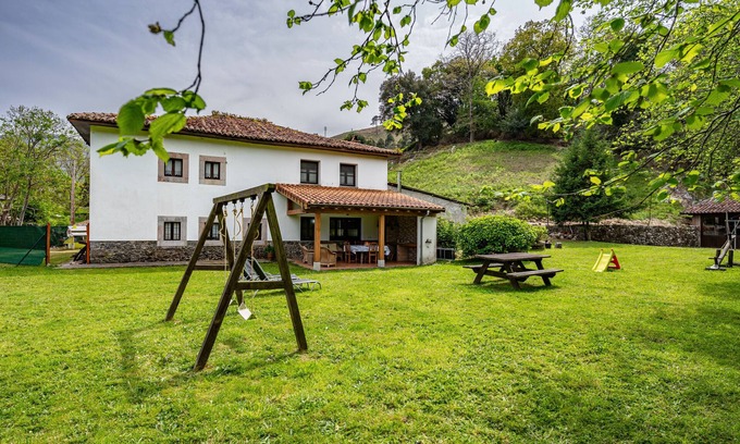 Puente Nuevo House | Cottage 'El Molin De Frieras' with Mountain View, Private Garden and Wi-Fi