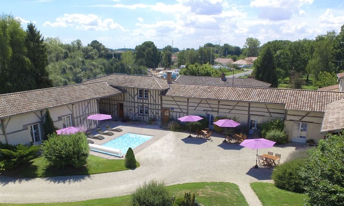 Giffaumont-Champaubert House | Cottage on Lake Der - Jacuzzi - 5 bdrms - 6 baths