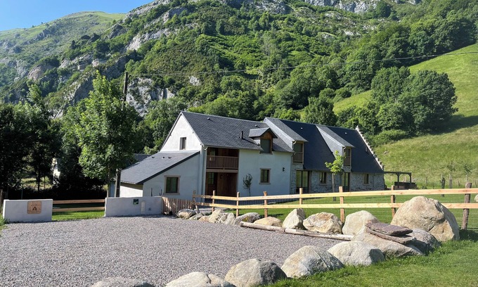 Sainte-Marie-de-Campan House | Cottage in the heart of the Pyrénées, Jacuzzi, hiking, cycling, skiing, and more