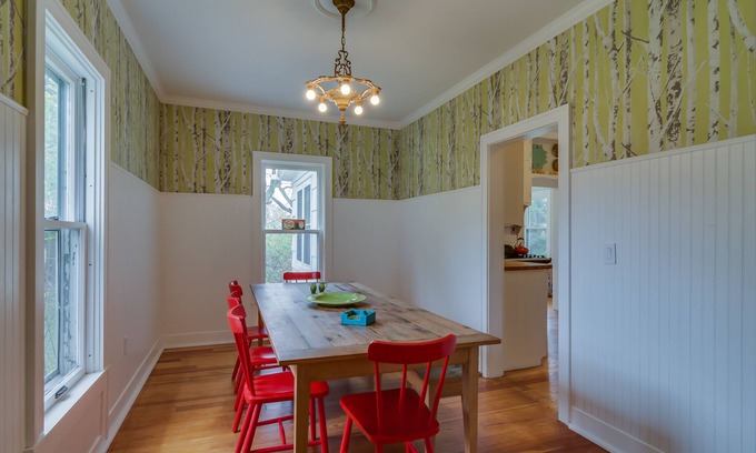 Three Oaks House | Cottage In The Heart Of Harbor Country - Steps From Town