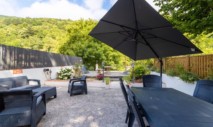 Gincla Cottage | Cottage 'Le Petit Duc' with Mountain View, Private Terrace and Wi-Fi