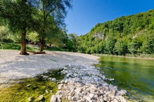 Marindol Apartment | Cottage near river Kolpa, vineyards,top location.