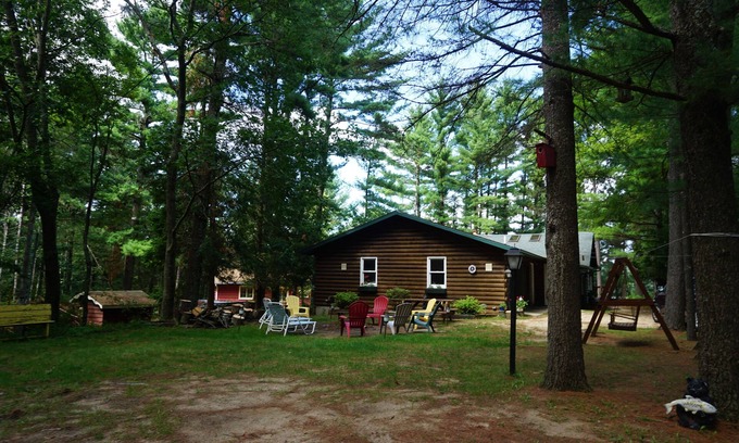 Redgranite House | Cottage on a crystal clear lake