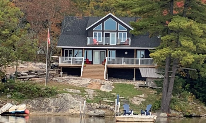 Severn Cottage | Cottage on quiet lake, great for swimming, fishing, boating