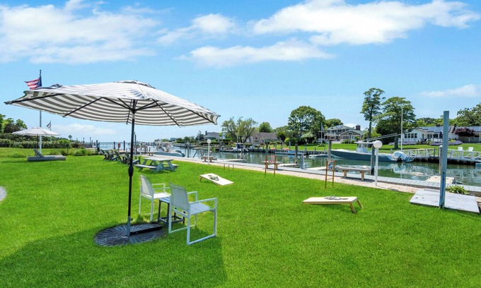 Hampton Bays House | Cottage Suite in Boutique Hotel, Heart of Hampton Bays, Waterfront.
