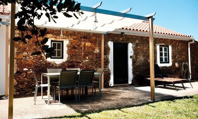 Tomar Cottage | Cottage 'Vale Do Espinheiro' with Lake View, Private Garden and Wi-Fi