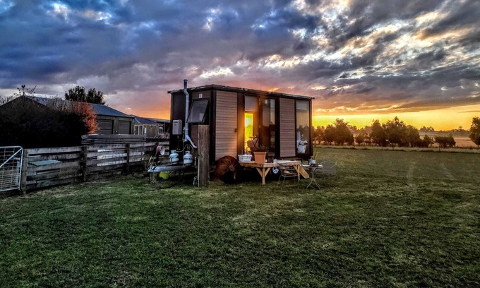Hagley House | Cottesloe Summary:Se