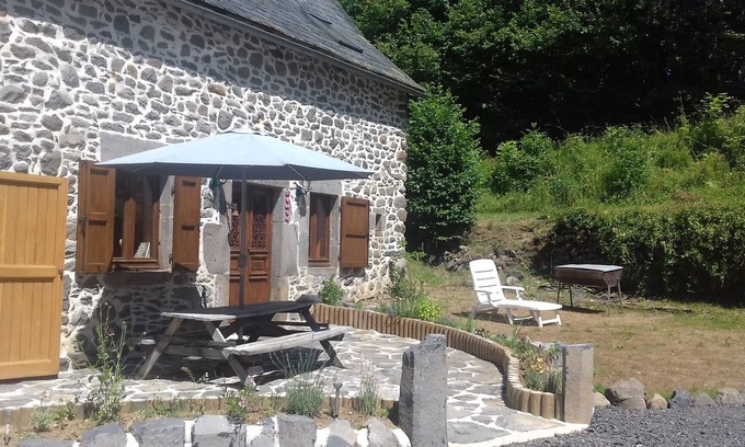 Egliseneuve-d'Entraigues House | Country Cottage/Gite - EGLISENEUVE D'ENTRAIGUES