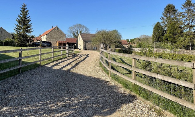 Colsterworth Cottage | Country Cottage - a perfect escape for a country retreat (Dog Friendly)