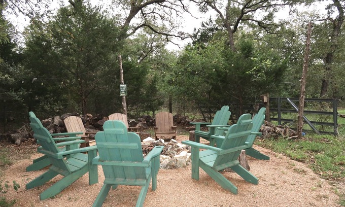 Muldoon Cabin | COUNTRY GET AWAY ONLY 1HR from Austin & 1 1/2HRS from San Antonio & Houston