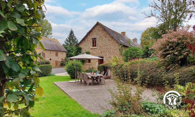 La Pellerine Cottage | Country Getaway: Spacious Gîte with Garden, Terrace, and Close to Mont Saint Michel