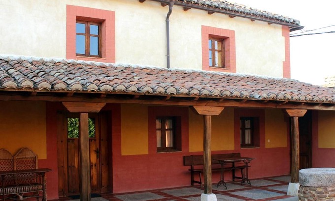 Quintanilla de Onsona House | Country House 'Del Recaudador' with Private Terrace and Private Garden