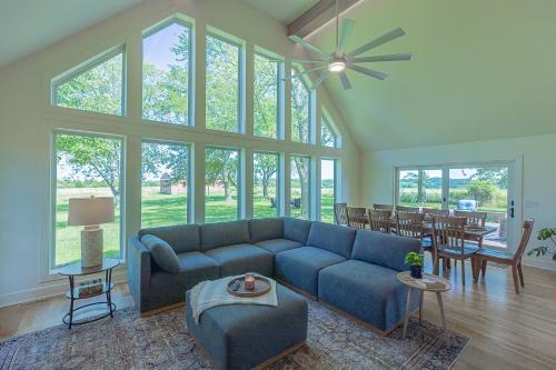 Wea House | Country Hilltop Retreat Near KC & Overland Park