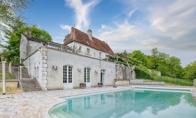Perigueux Villa | Country House 'Barbadeau' – Pool, 16th Century Château, Exceptional Stays