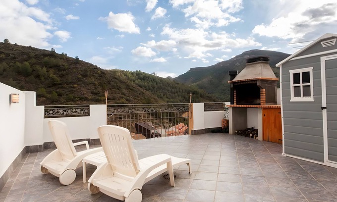 Alfondeguilla House | Country House 'Can Pitu' with Mountain View, Private Terrace and Air Conditioning