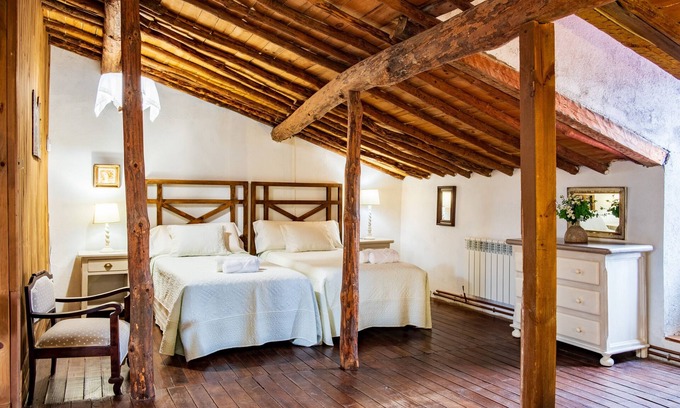 Vilvestre House | Country House 'Casa Obdulia' with Private Terrace and Wi-Fi